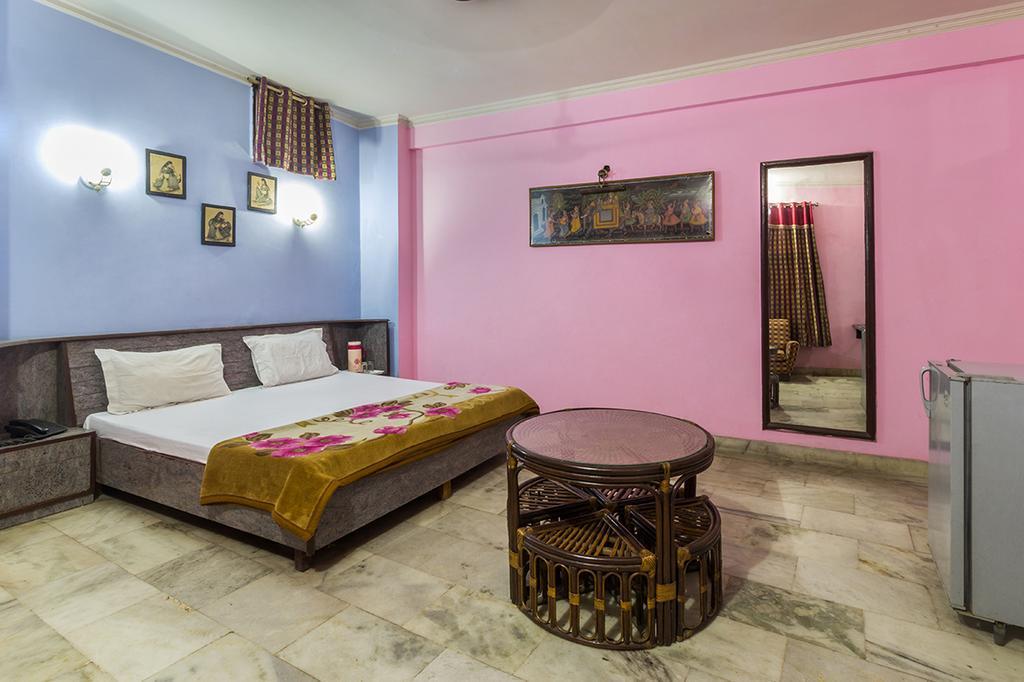 Sahara International Deluxe Hotel New Delhi Room photo