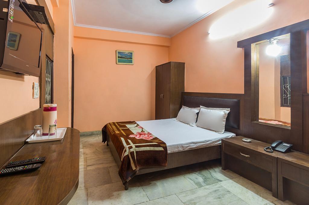 Sahara International Deluxe Hotel New Delhi Exterior photo